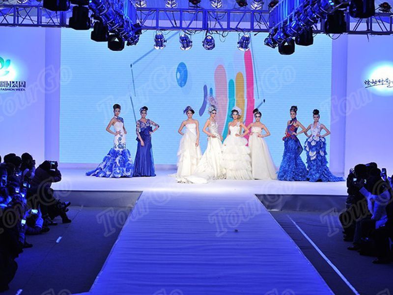 TourGo Fashion Show Catwalk Stage System for Indoor Performance Stage