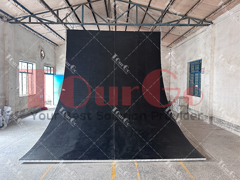 Outdoor Ninja Warrior Obstacle Course Equipment Truss Warped Climbing Walls UIPM Obstacle Finish Wall