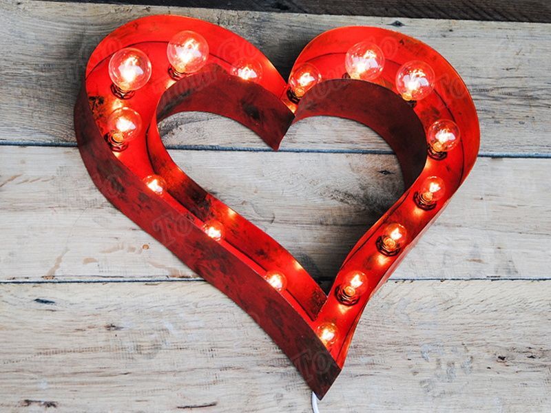 Heart-marquee-light-letters