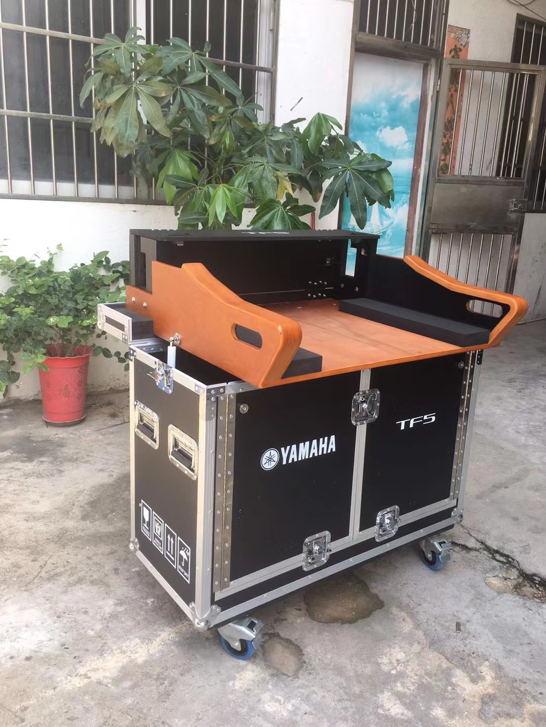 Flip flight case for YAMAHA TF5 with dockhause 15cm depth