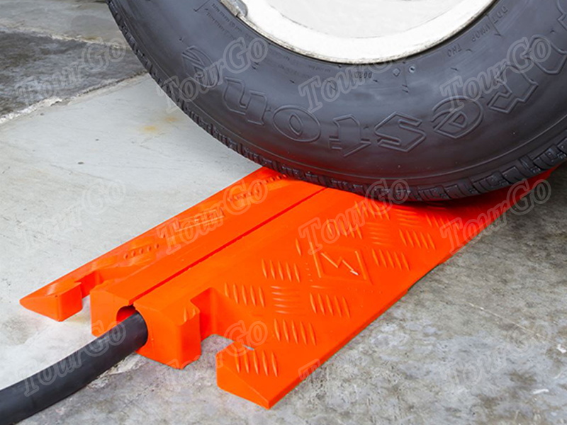 Cable Ramp Linebacker 1-Channel Split-Top Linebacker Cable Protector Ramps for 1.25″ diameter ...