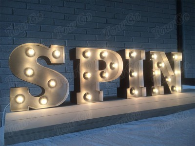 Marquee-metal-light-up-letter