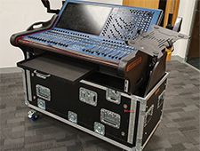 Easy Retracting Flight Case for Midas M32 Console