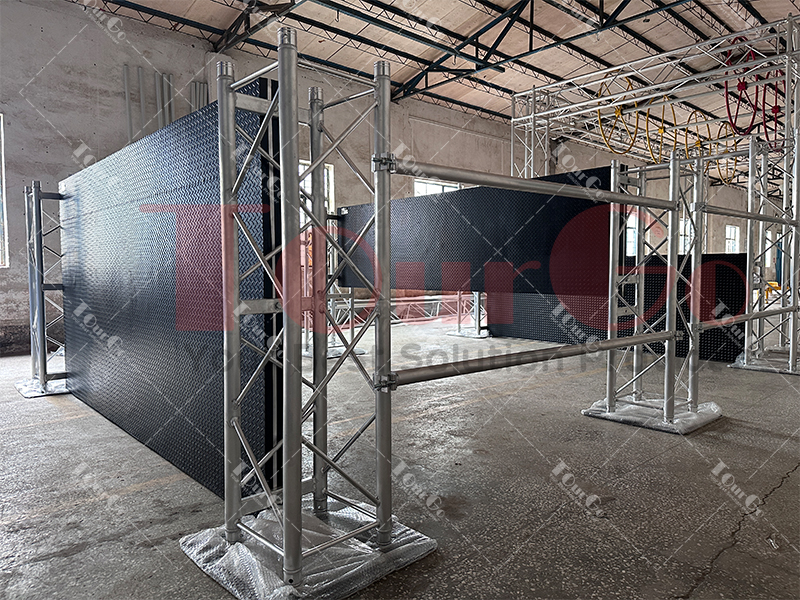FISO OCR 100M Obstacle Course over-under-through wall for World Obstacle