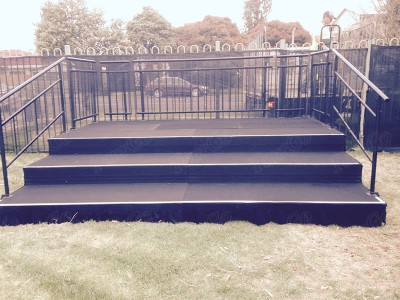 China Choir Stage Rental with Assemble Stage Riser & Handrail Used Church Stage