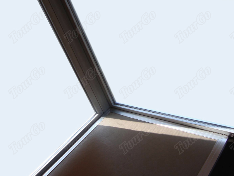 https://www.tourgosolution.com/products/simultaneous-interpretation-booths-for-1-person.html
