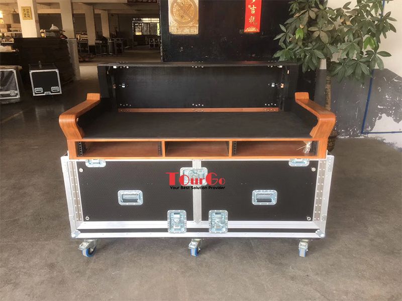 TourGo Flip Flight Road Case for Soundcraft VI3000 Mixer