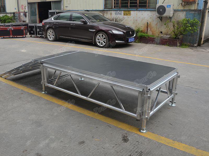 aluminum-stage