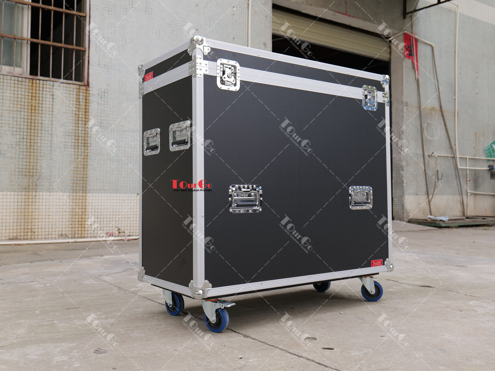 https://www.tourgosolution.com/trunks-and-utility-cases/cable-utility-flight-road-case.html
