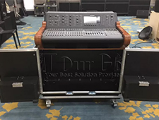 TourGo Flip Flight Midas M32 Case with Doghouse and Wheels