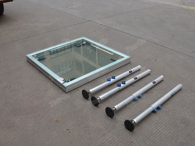 four-legs-aluminum-stage-1