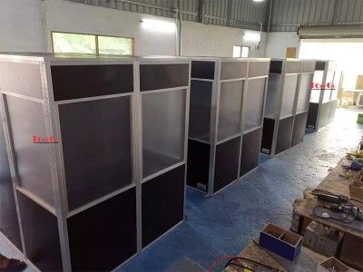 full size translation booth (5)