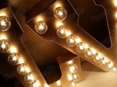 gold-light-up-letters