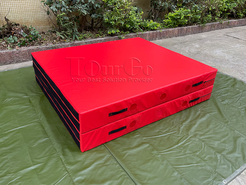 PVC cover foam gymnastic crash safety mat flooring tumble protective landing ninja warrior mat for outdoor spartan race obstacle