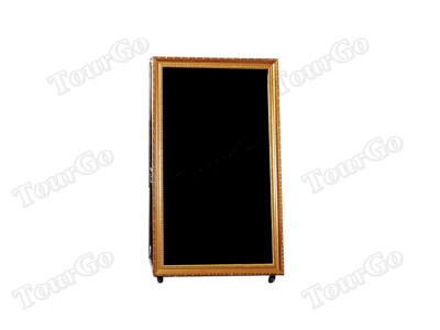 mirror booth 1