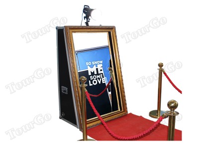 Customized 65 inch Tempered Glass Mirror selfie Photo Booth