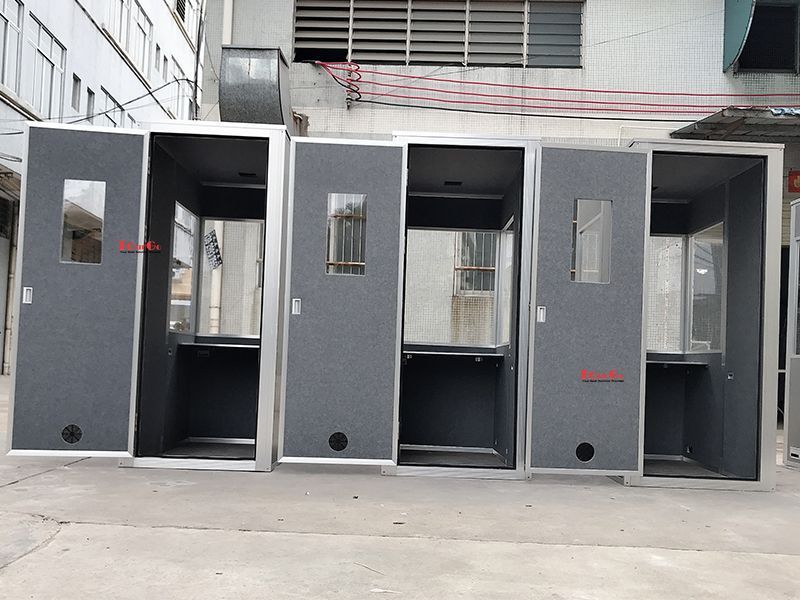 one person interpreter booth-2