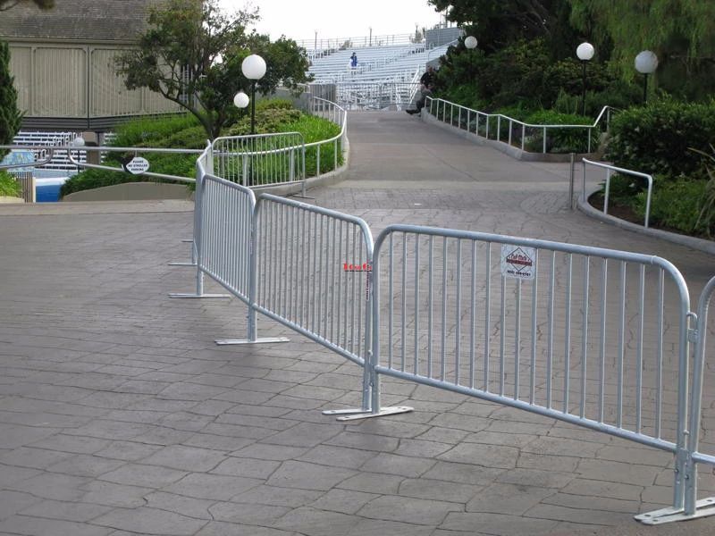 stage barrier-4