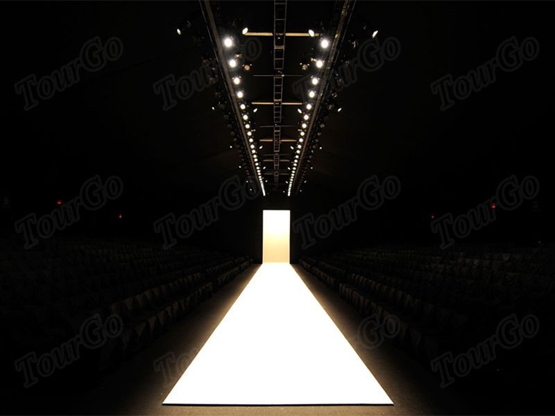 Walk A Fashion Runway Stage Used A Large-scale International Performance – TourGo