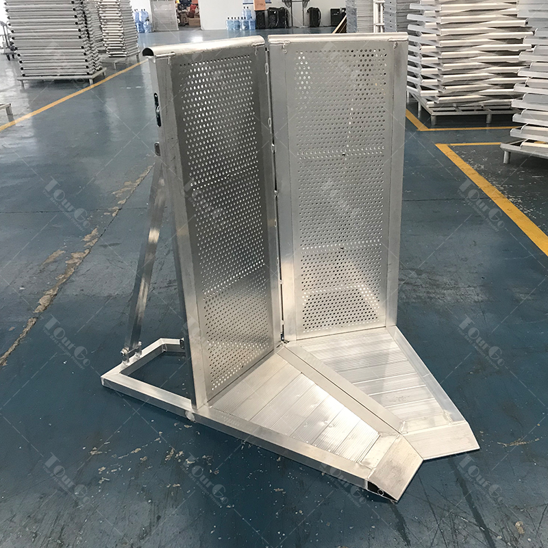 Heavy duty portable adjustable aluminum 90 degree corner barrier crowd control folding barricades for concert performance event