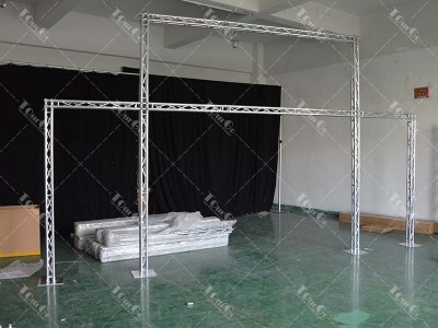 TourGo 100mm Aluminium Spigot Mini Truss for Finish Line