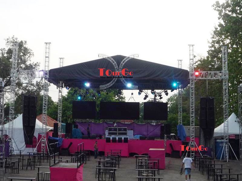 outdoor-stage