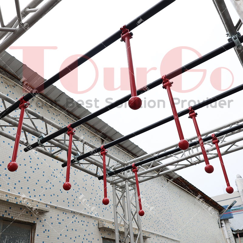 UIPM Ninja Obstacle Swinging globes