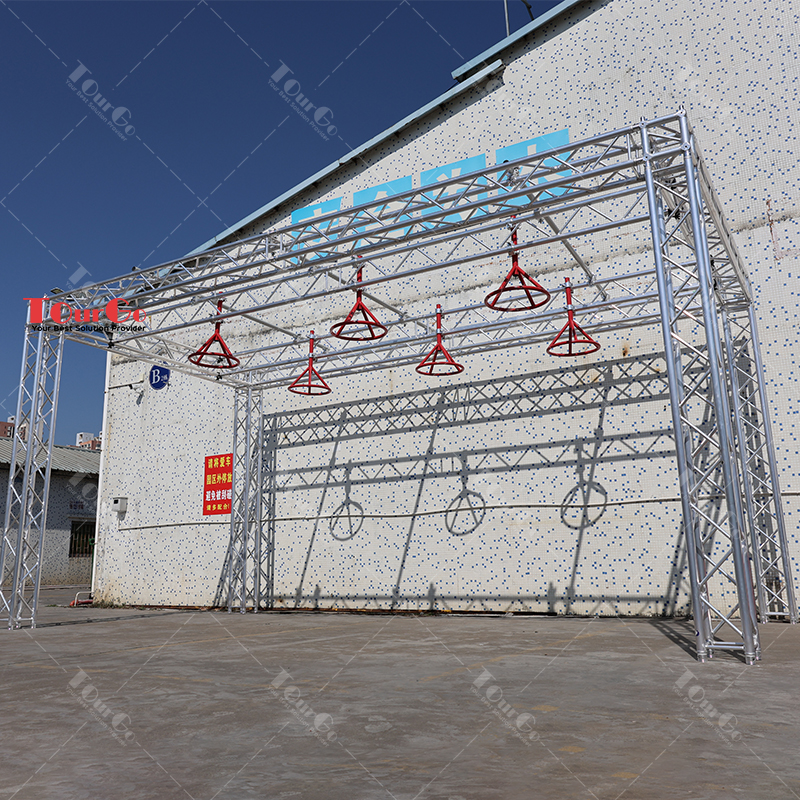 UIPM Obstacle Flying Hoops