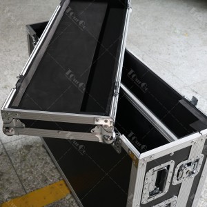 Allen & Heath SQ7 mixer flight case