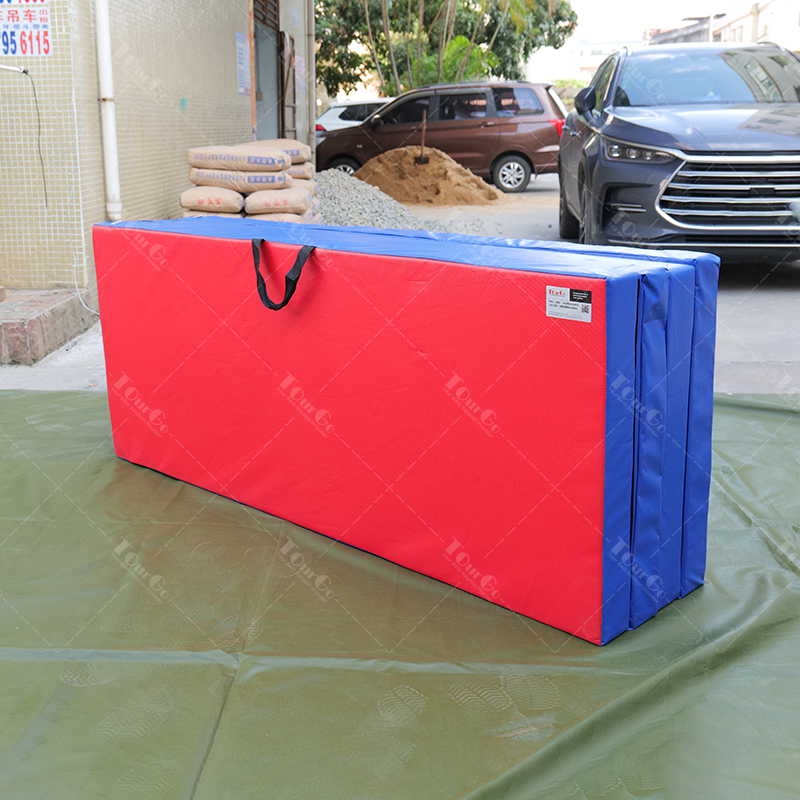 Multiple color indoor gym crash mat 4 panel folding tumbling gymnastics landing crash pad for gym body fitness