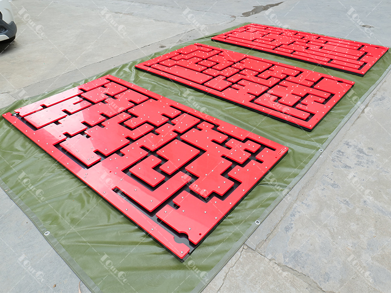 peg maze wall