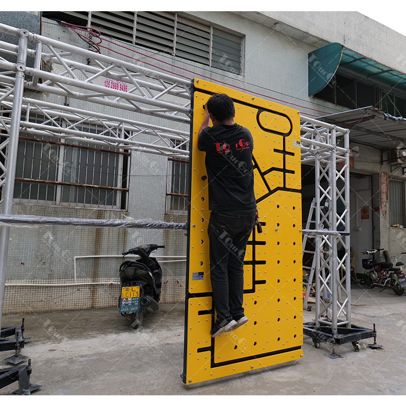 Peg Maze Wall